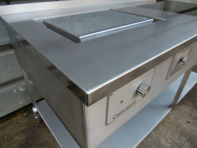 induction and plancha les chats 800x600