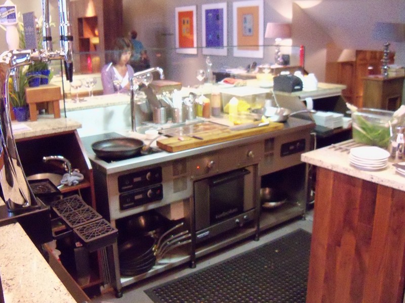 induction_cooking_suite_at_the_mailbox_isle_of_man_800x600.jpg